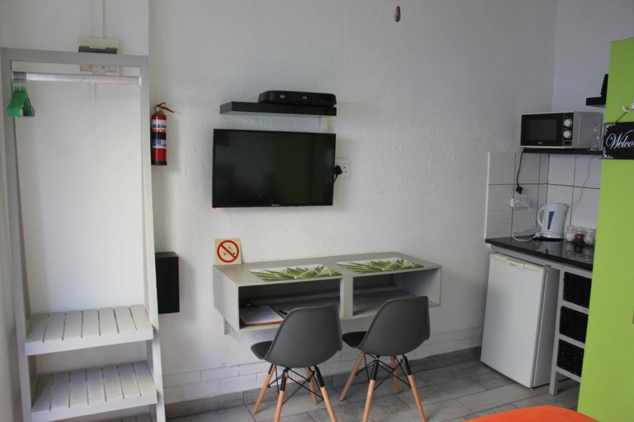 25 On Fitzpatrick Apartment Parow Phòng bức ảnh